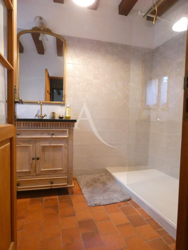 Maison - 180 m² - 6 pièces