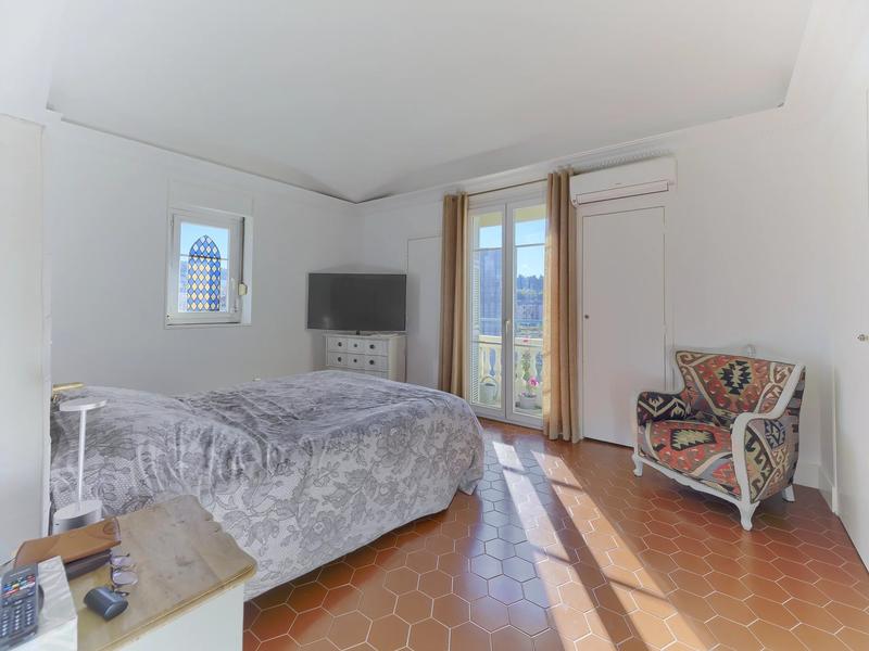 Appartement - 101 m² - 4 pièces