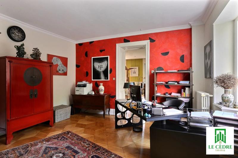 Maison - 465 m² - 15 pièces