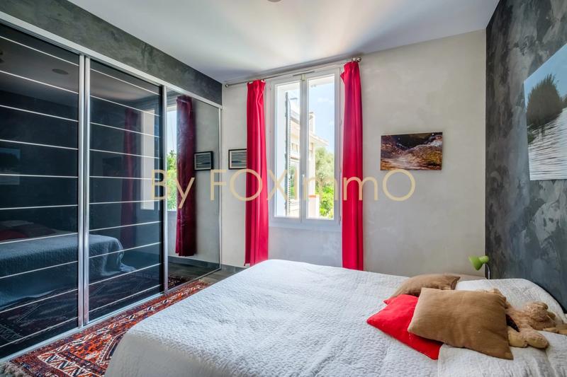 Maison - 230 m² - 8 pièces