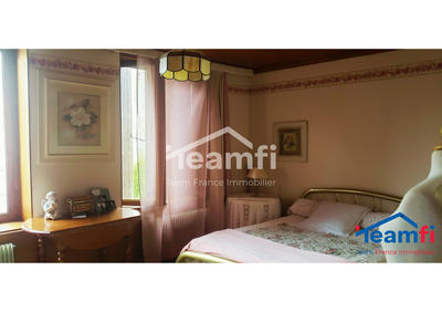 Maison - 260 m² - 11 pièces