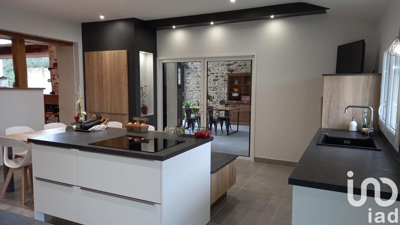 Maison - 196 m² - 7 pièces