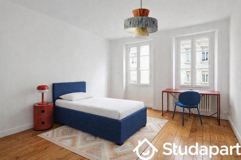 Chambre - 11 m² - 1 pièce