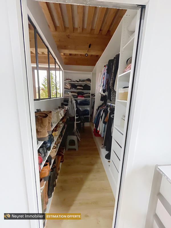 Maison - 267 m² - 6 pièces