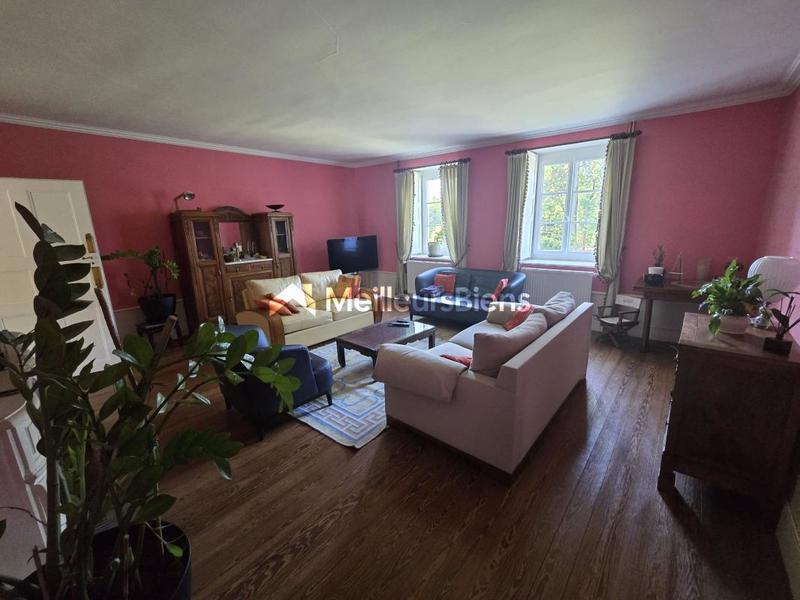 Propriété - 285 m² - 10 pièces