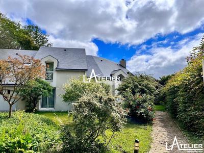 Maison - 200 m² - 7 pièces