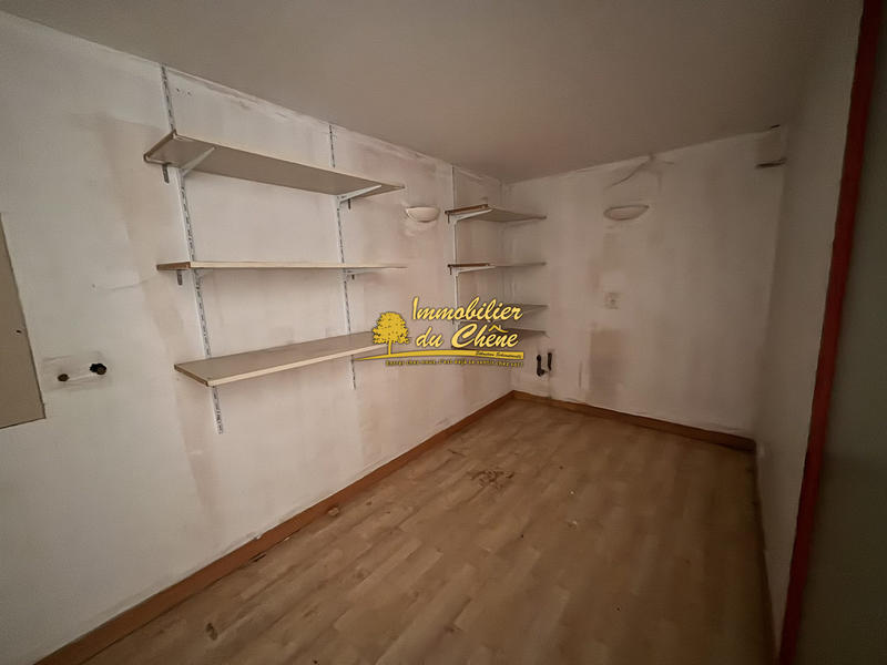 Local commercial - 211 m² - 7 pièces