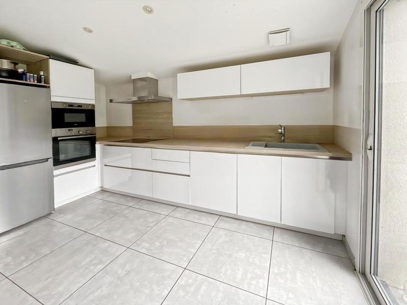 Maison - 181 m² - 6 pièces