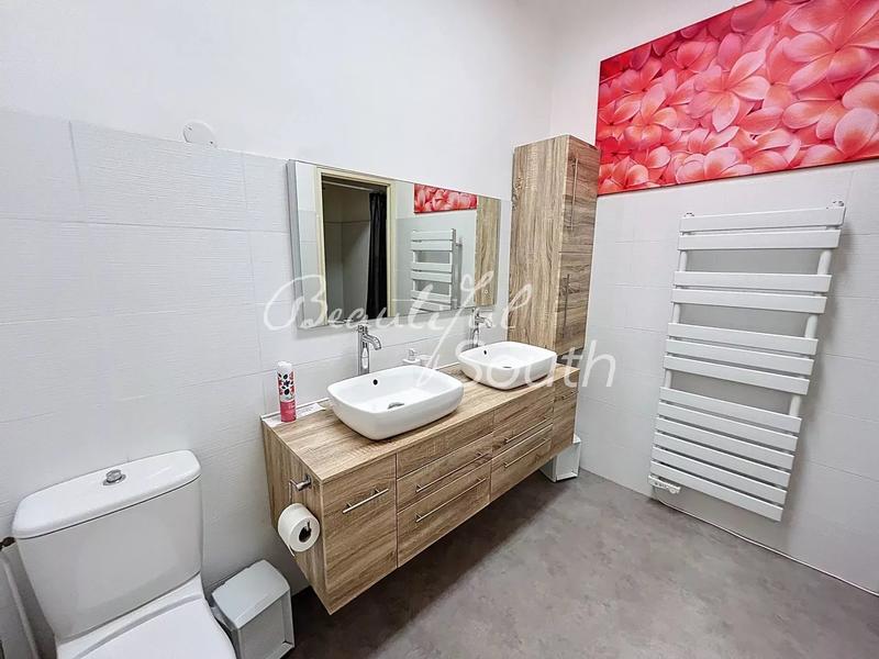 Maison - 200 m² - 9 pièces