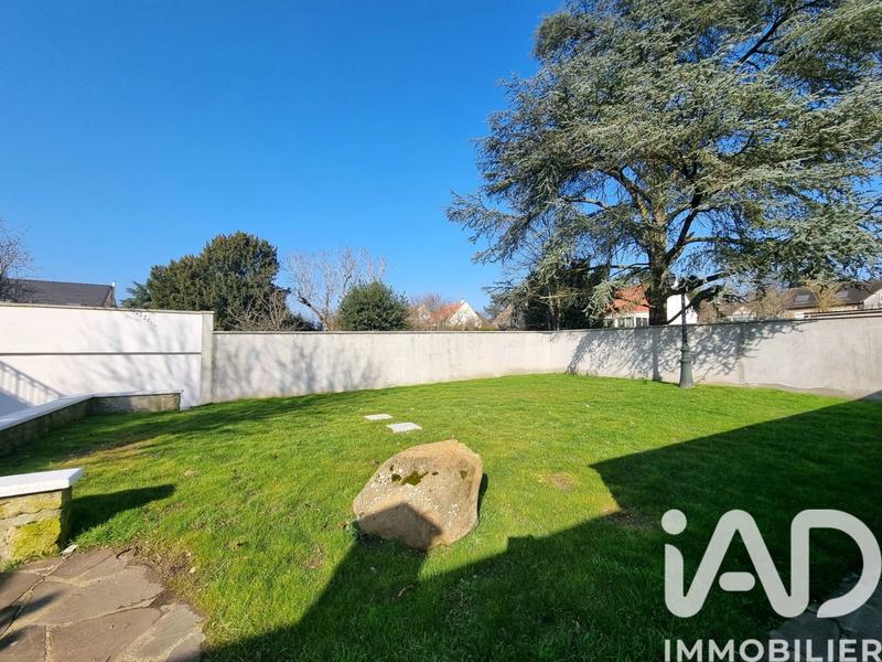 Maison - 216 m² - 7 pièces