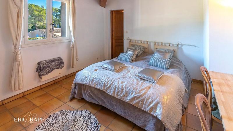 Maison - 222 m² - 7 pièces