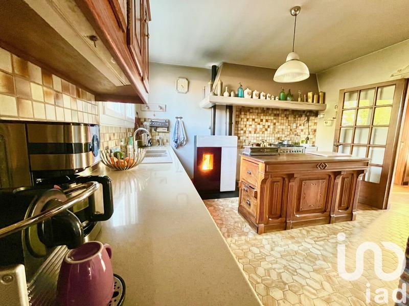 Maison - 220 m² - 8 pièces