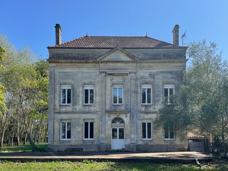 Maison de maîtres - 270 m² - 10 pièces