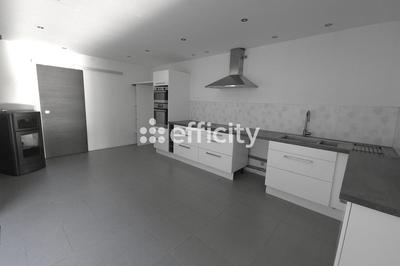 Maison - 180 m² - 7 pièces