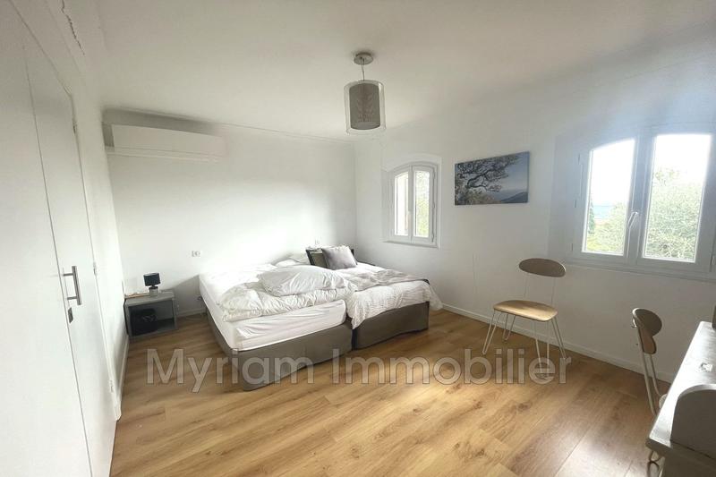 Maison - 1 274 m² - 5 pièces