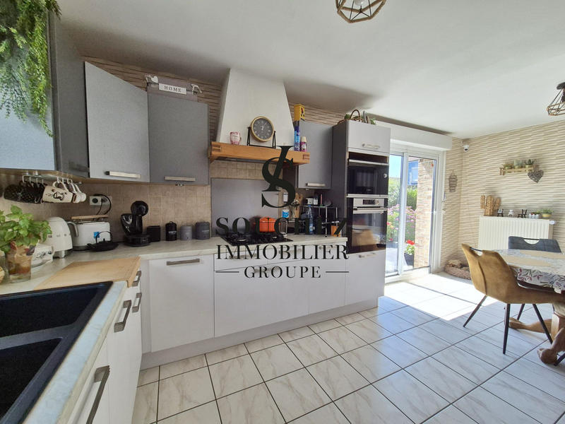 Maison - 200 m² - 8 pièces