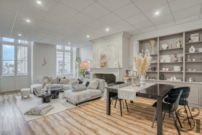 Maison - 220 m² - 5 pièces