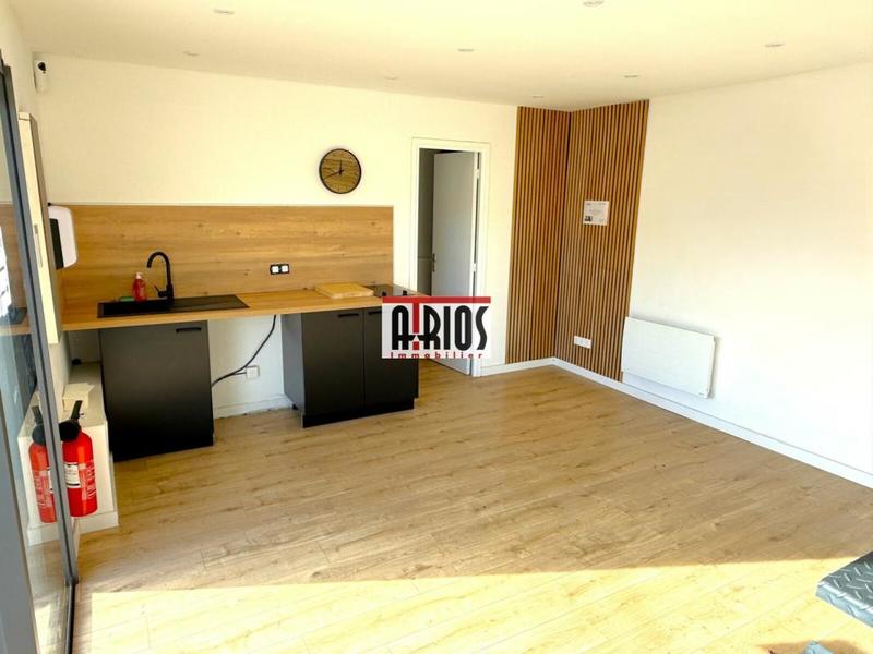 Local d'activité / Entrepôt - 285 m²