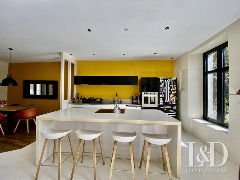 Maison ancienne - 198 m² - 8 pièces