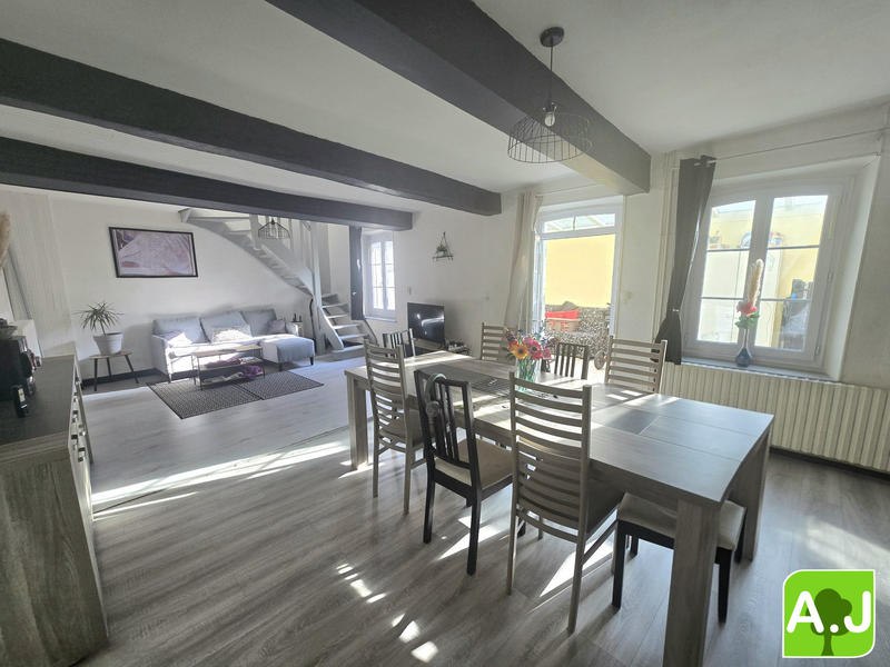 Maison - 104 m² - 4 pièces