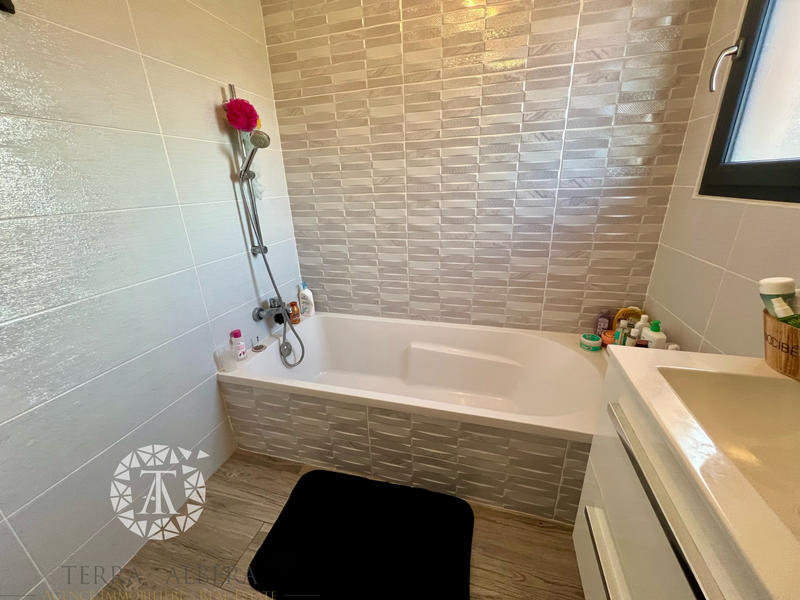 Villa - 123 m² - 4 pièces