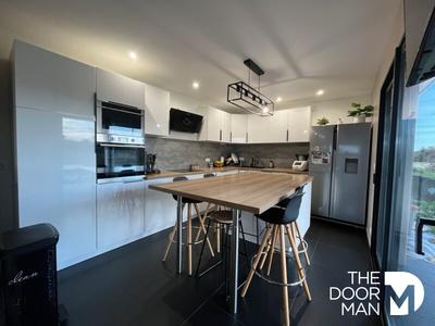 Demeure - 148 m² - 8 pièces