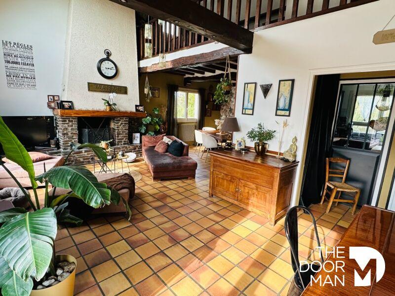 Maison - 205 m² - 8 pièces