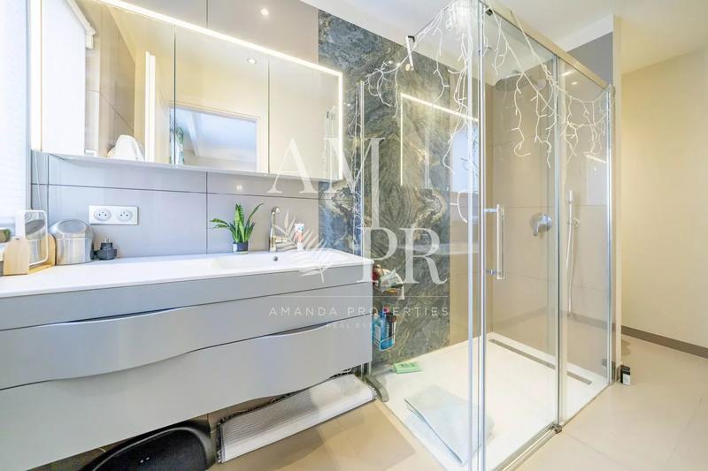 Villa - 257 m² - 4 pièces