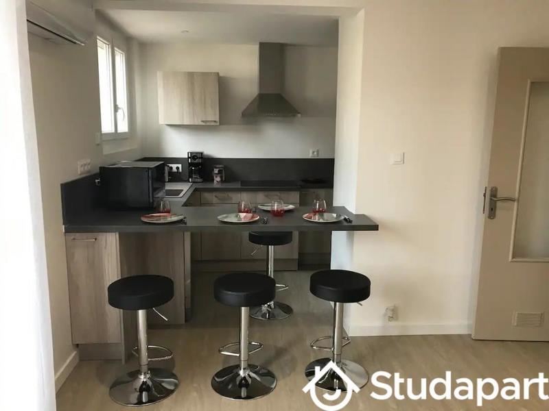 Chambre - 12 m² - 1 pièce