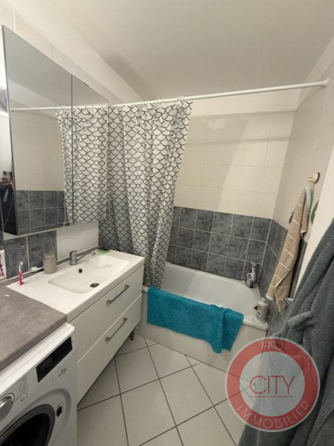 Appartement - 77 m² - 4 pièces