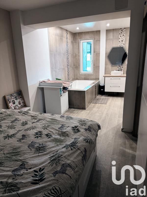 Maison - 277 m² - 7 pièces