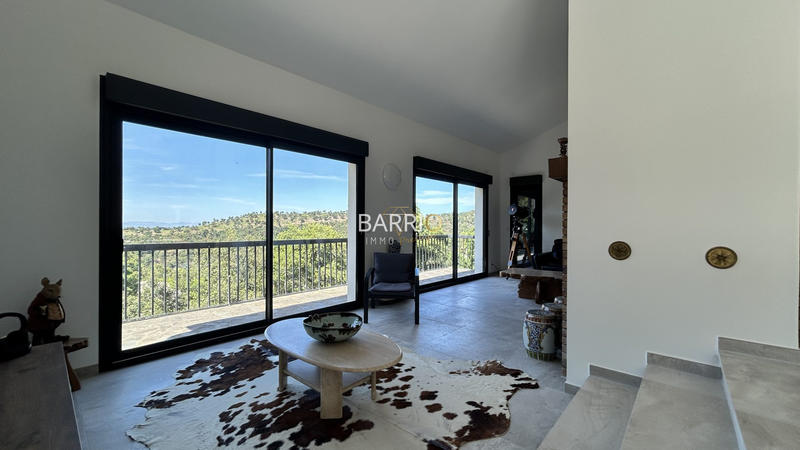 Villa - 240 m² - 6 pièces