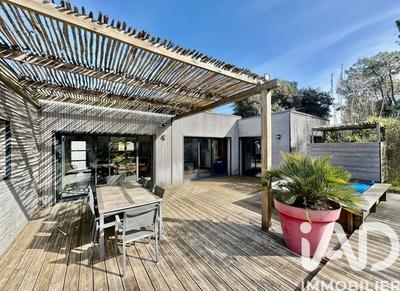 Maison - 160 m² - 5 pièces