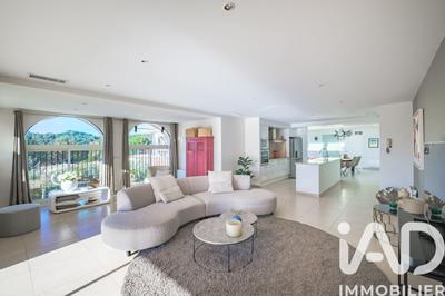 Maison - 161 m² - 5 pièces