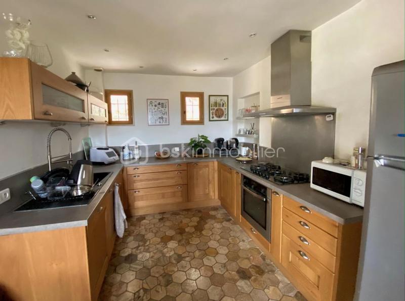 Demeure - 232 m² - 8 pièces