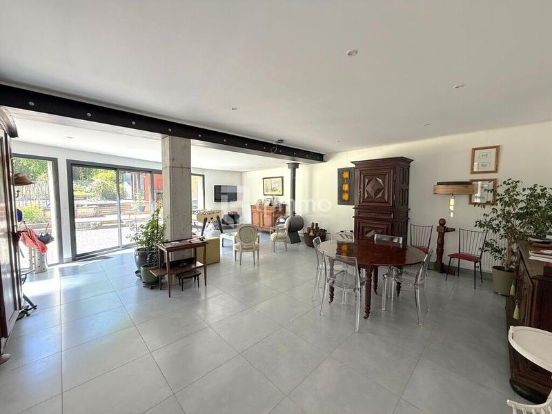 Propriété - 281 m² - 12 pièces