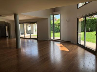 Maison - 180 m² - 4 pièces