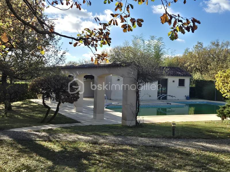 Maison - 183 m² - 6 pièces