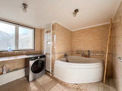 Maison - 166 m² - 6 pièces