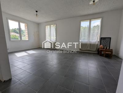 Maison - 140 m² - 5 pièces