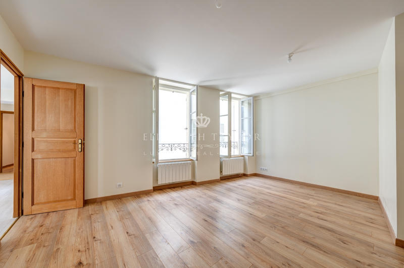 Appartement - 101 m² - 5 pièces