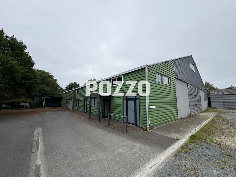 Local d'activité / Entrepôt - 1 700 m² - 5 pièces