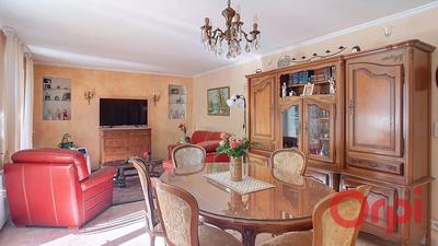 Maison - 184 m² - 6 pièces