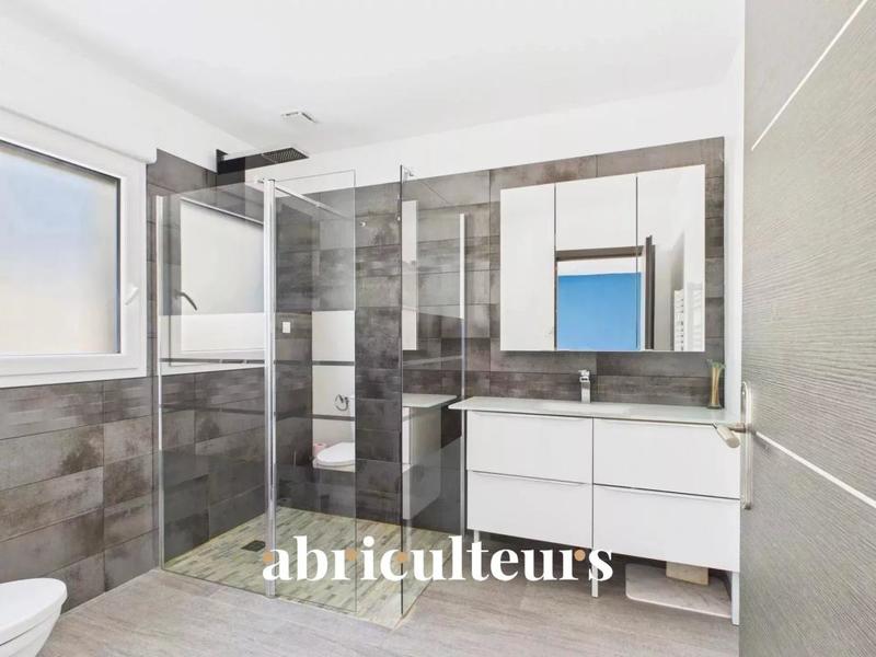 Maison - 186 m² - 4 pièces