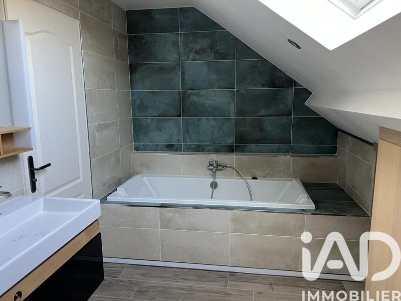 Maison - 183 m² - 9 pièces