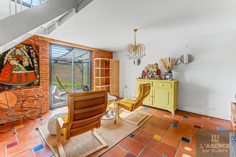 Maison - 239 m² - 8 pièces