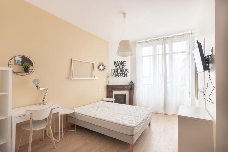 Maison - 350 m² - 15 pièces