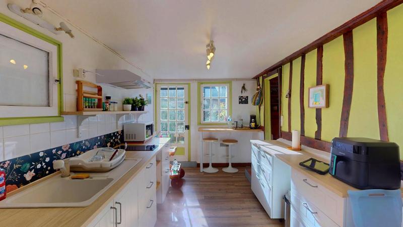 Demeure - 101 m² - 6 pièces