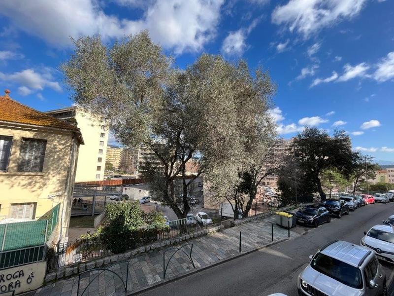 Studio - 34 m² - 1 pièce