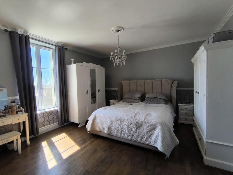 Maison - 264 m² - 8 pièces